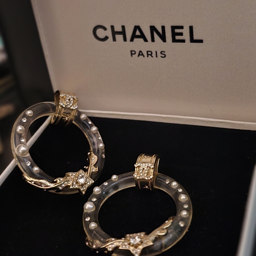 CHANEL 2019 Very Rare Gold Tone Pearl Star Hoop Earrings